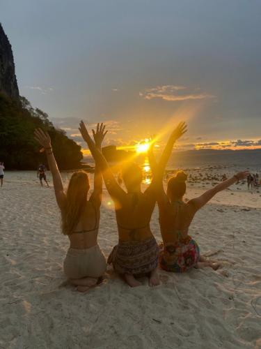 LINE ALBUM สี่เกาะ-ซันเซท 220928 34