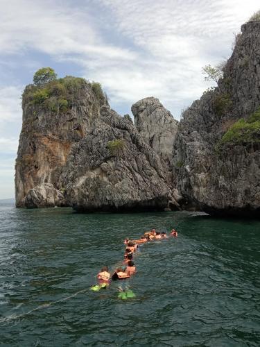 LINE ALBUM สี่เกาะ-ซันเซท 220928 7