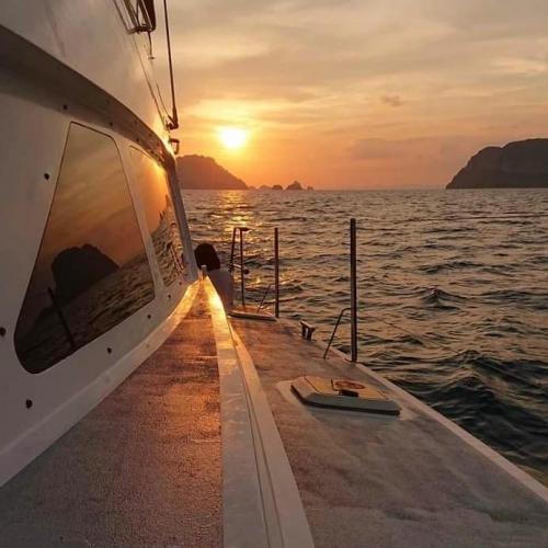 ล่องเรือยอร์ช