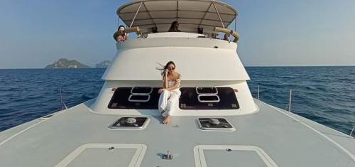 ล่องเรือยอร์ช