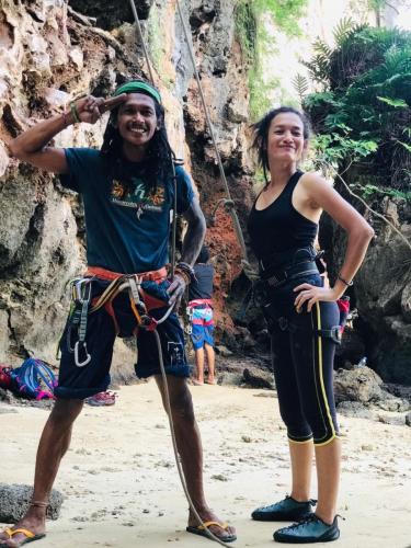 LINE ALBUM ปีนผา-โรยตัว 220909 2