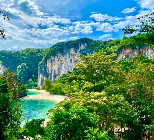 LINE ALBUM เกาะห้องซันเซท 221225 0