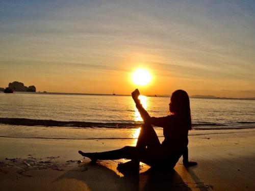 LINE ALBUM เกาะห้องซันเซท 221225 5