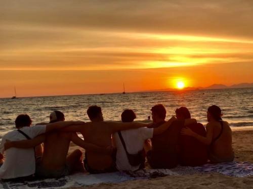 LINE ALBUM เกาะห้องซันเซท 221225 9